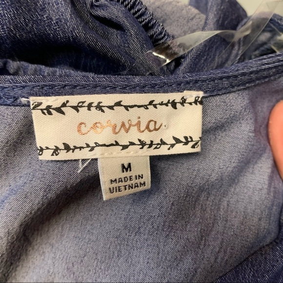 Corvia Top with Pinched Sleeves - Picture 3 of 3